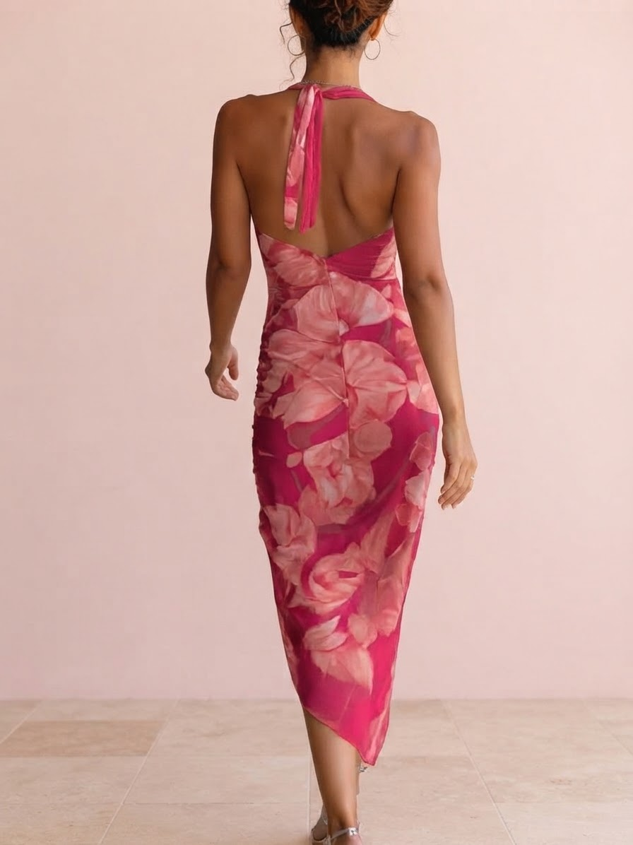 Camila | Vestido bodycon floral fucsia con drapeado y abertura lateral